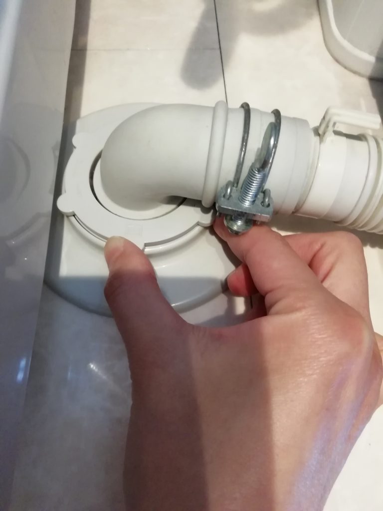 3年放置した洗濯機の排水口を掃除した話 ローズベージュの風に吹かれて